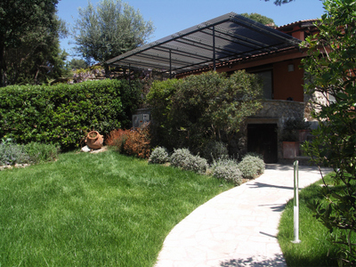 L'avvicinamento all'edificio